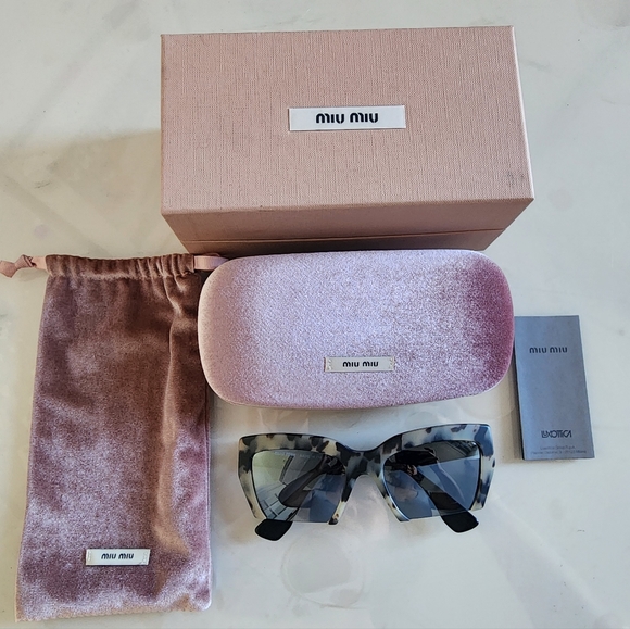 Miu Miu Sunglasses - Picture 2 of 7